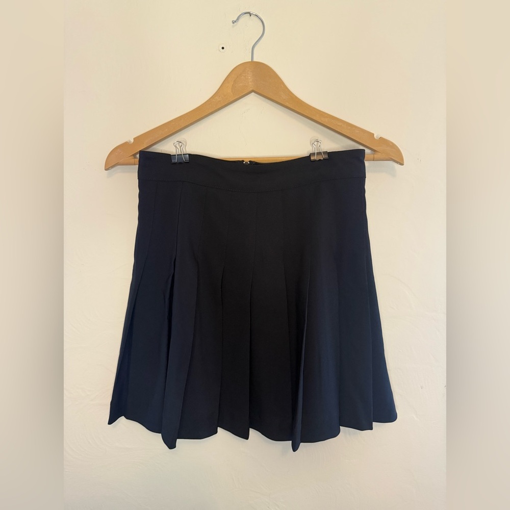 Classic Black Pleated Skirt | Size Small